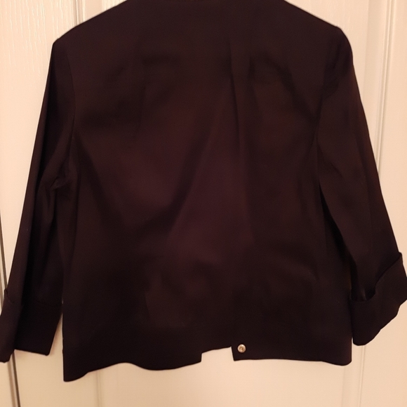 Blazer - Picture 2 of 3
